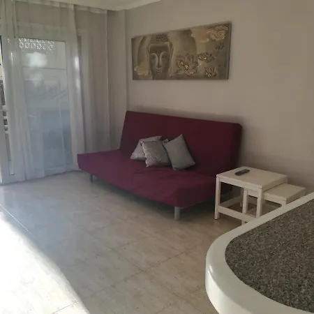 Los Cristianos 200m From Beach Wifi لوس كريستيانوس