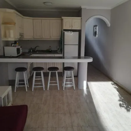 Los Cristianos 200m From Beach Wifi * لوس كريستيانوس