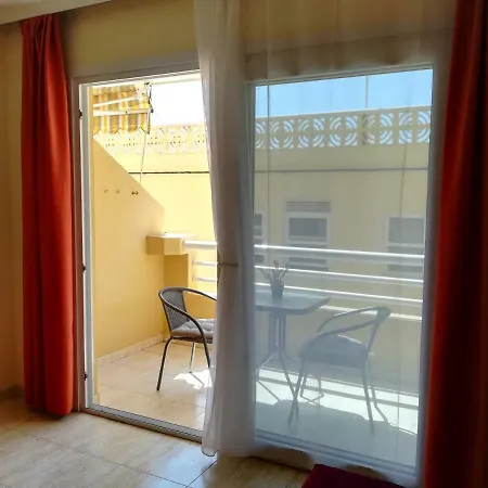 Los Cristianos 200m From Beach Wifi Διαμέρισμα *